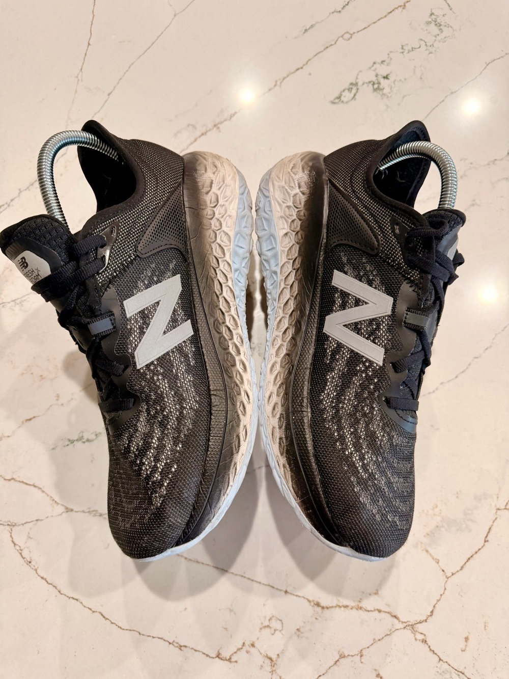 New Balance Fresh Foam More V2 Women's Running Shoe Black/ White  Size 9.5 - Picture 4 of 7